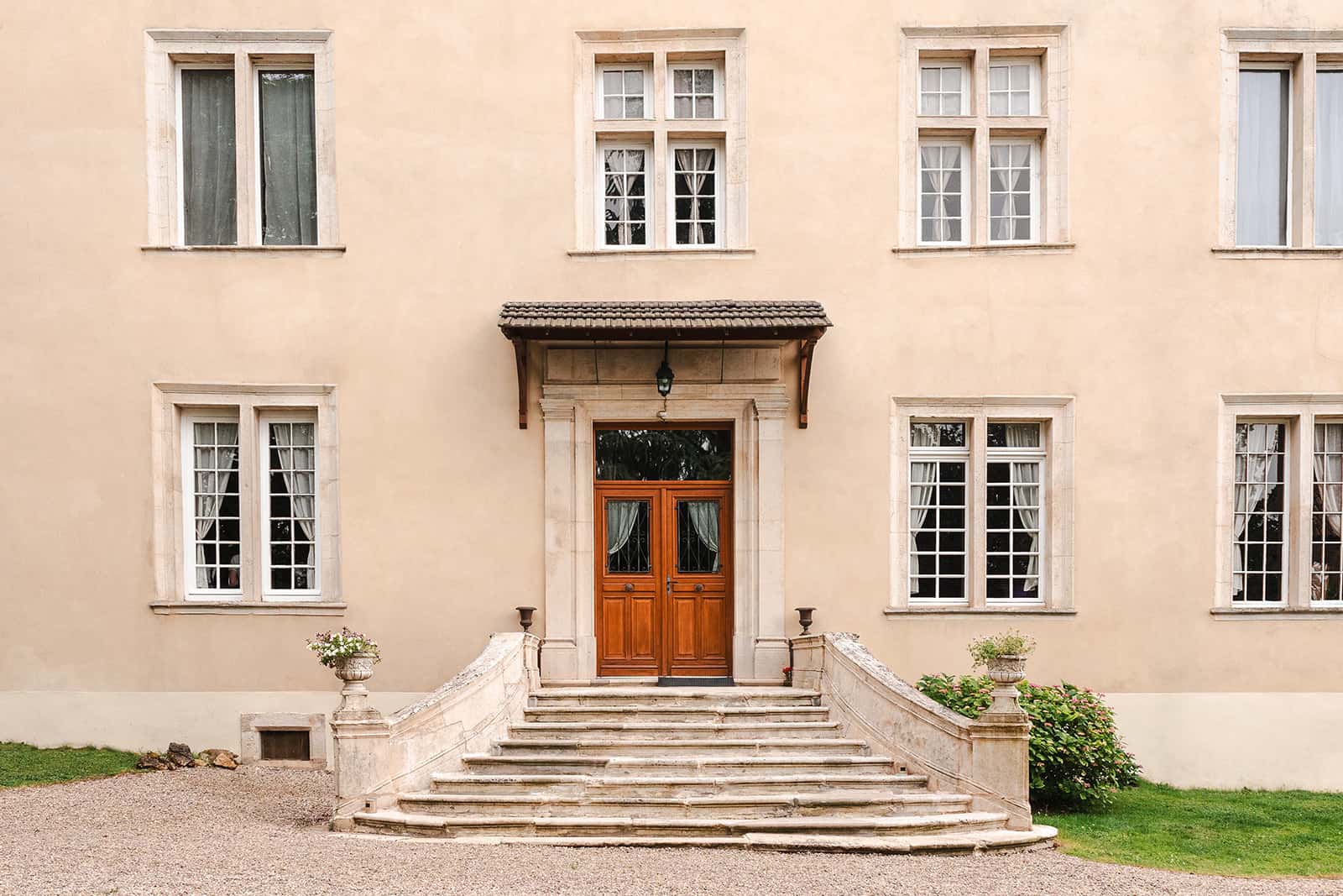 Facade chateau de Morey